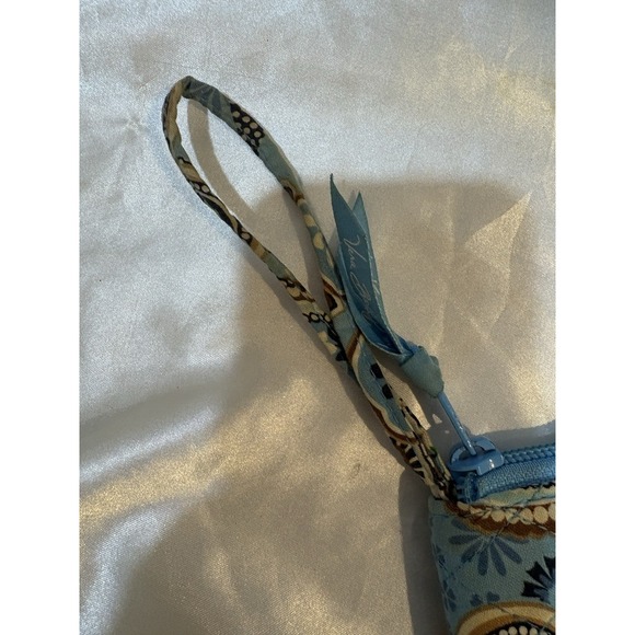 Vera Bradley Wrist Wallet Retired Pattern "Bali Blue" from Summer 2009 - Picture 5 of 7